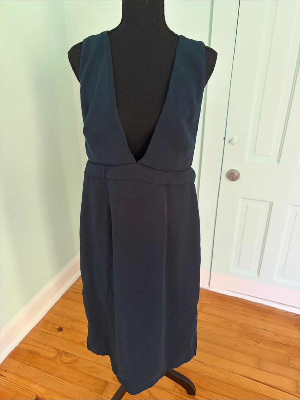 Forever 21 Deep V-Neck Midi Dress in Emerald Green